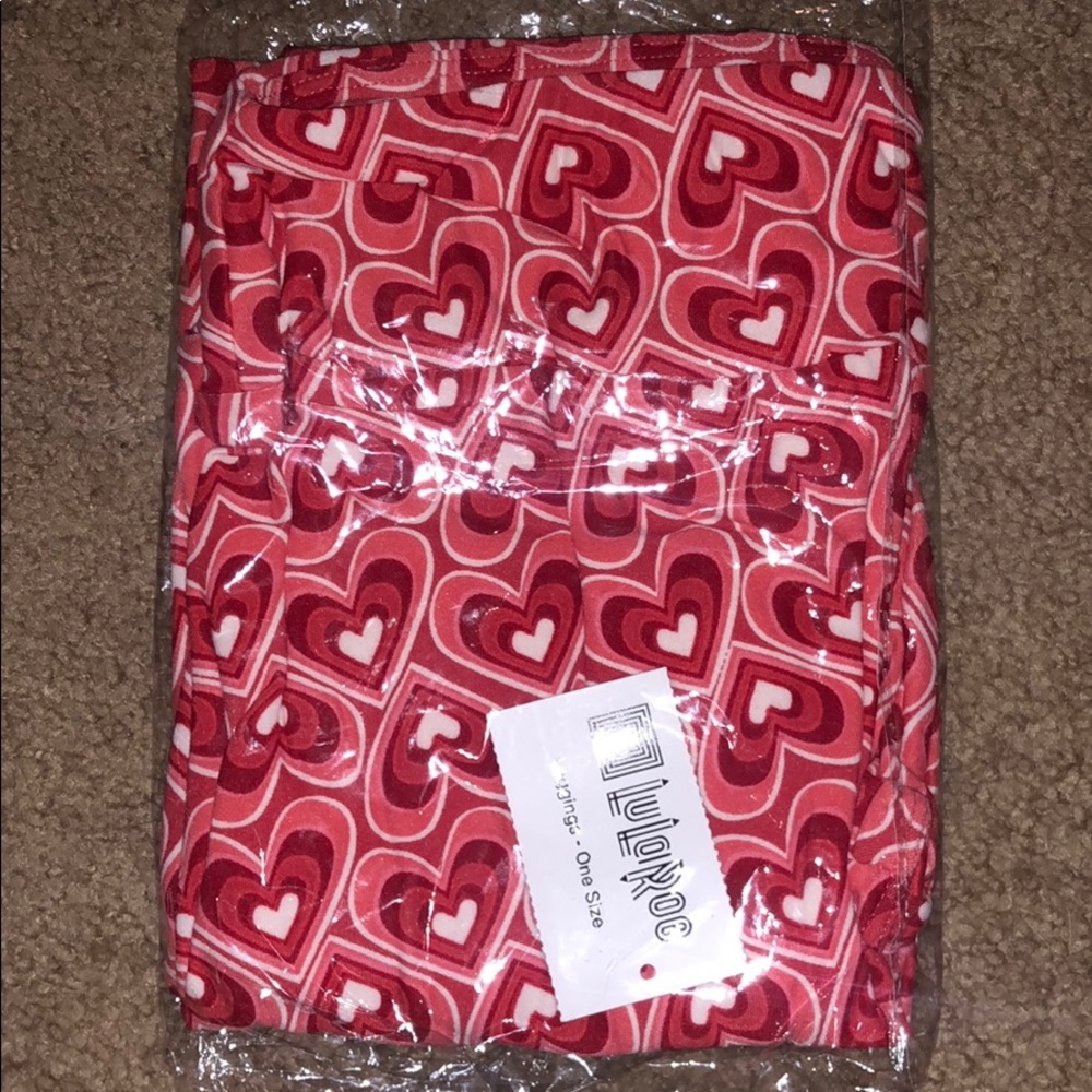 Brand New One Size Valentine Hearts Leggings